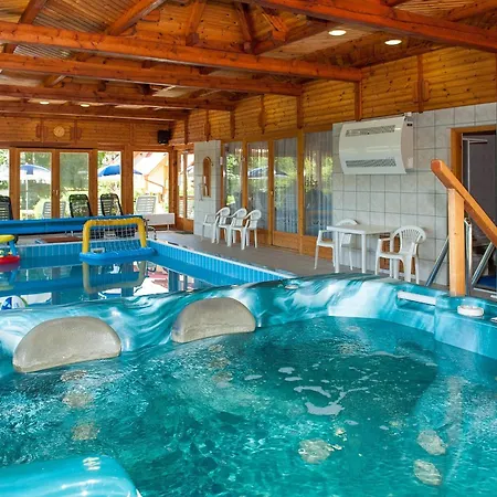 Апартаменты Alina Apartmanhaz *