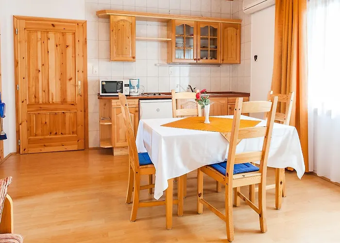 Alina Apartmanhaz Апартаменты *